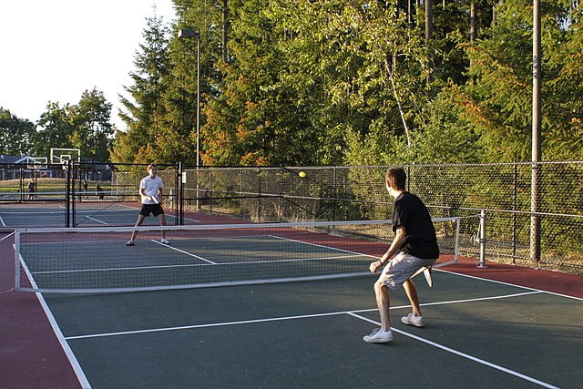 How to Calculate Calories Burned Playing Pickleball